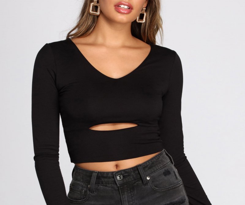 TableClothsUs Cut Out Knit Crop Top