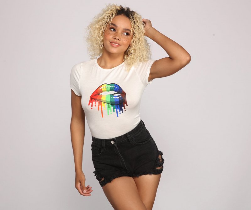 TableClothsUs Rainbow Lip Glam Graphic Tee