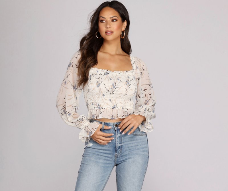 TableClothsUs Charming Florals Smocked Crop Top