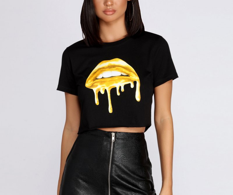 TableClothsUs Kiss Me Crop Top