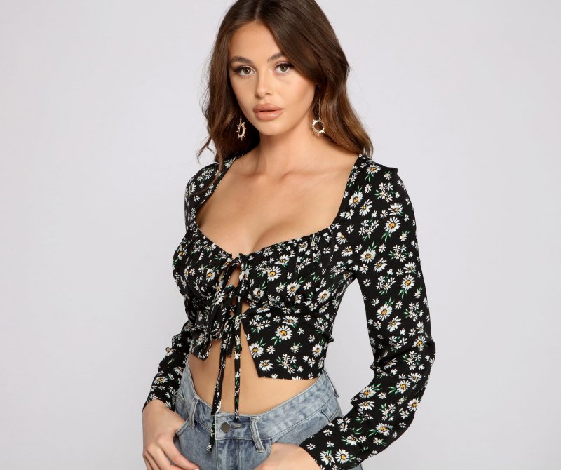 TableClothsUs Darling Daisy Tie-Front Crop Top